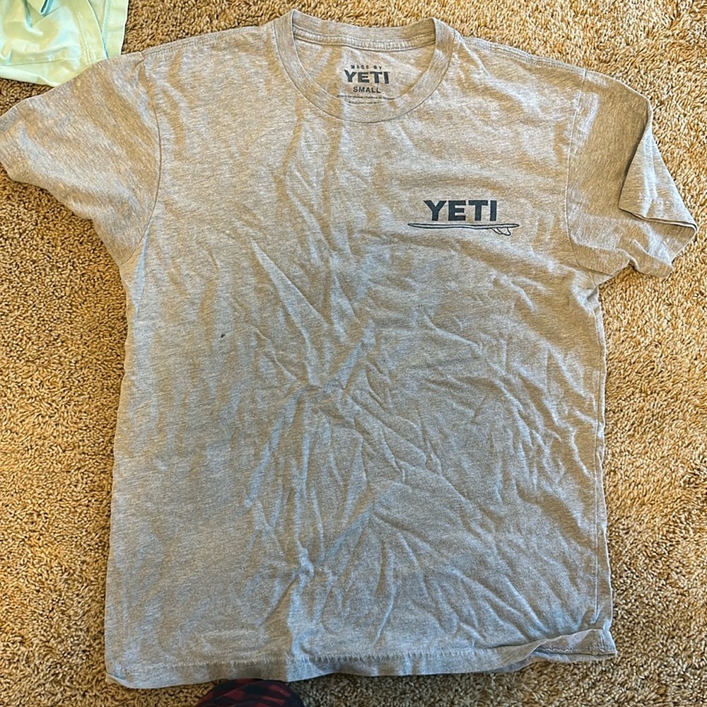Yeti tee